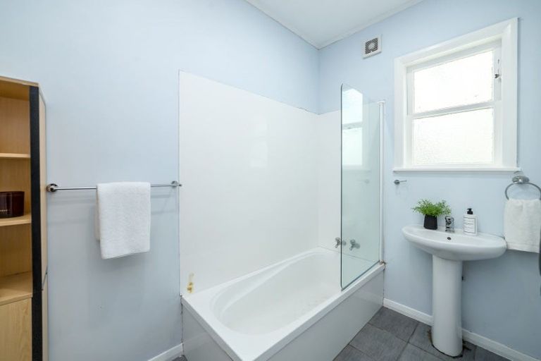 Photo of property in 10 Kent Street, Carterton, 5713