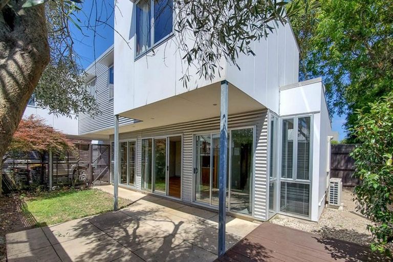 Photo of property in 17a Brockworth Place, Riccarton, Christchurch, 8011