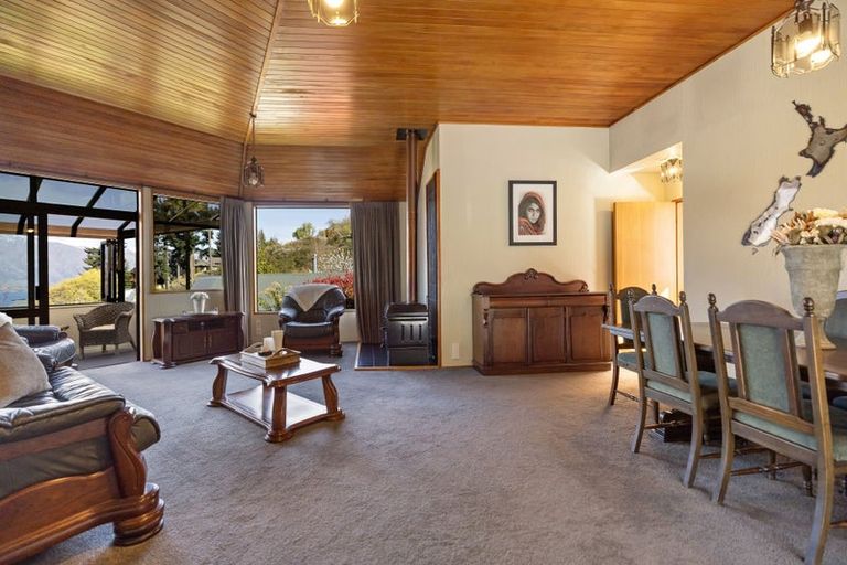 Photo of property in 9 Greenstone Place, Fernhill, Queenstown, 9300