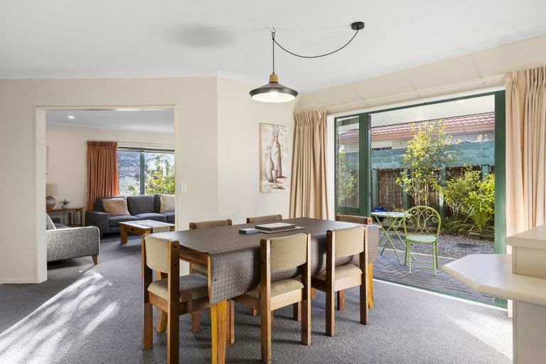 Photo of property in 30 Fairview Terrace, Waipahihi, Taupo, 3330