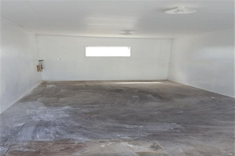 Photo of property in 2/24 Solveig Place, Randwick Park, Auckland, 2105