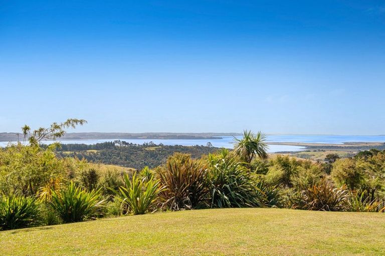 Photo of property in 102 West Road, Kaukapakapa, 0873