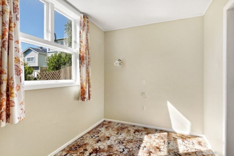 Photo of property in 24 Knoll Street, Island Bay, Wellington, 6023