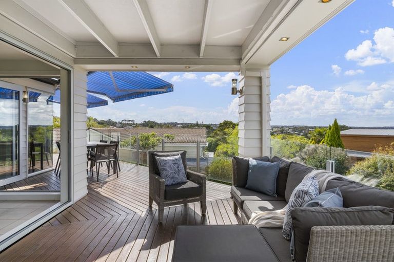 Photo of property in 1/164 Aberdeen Road, Campbells Bay, Auckland, 0620