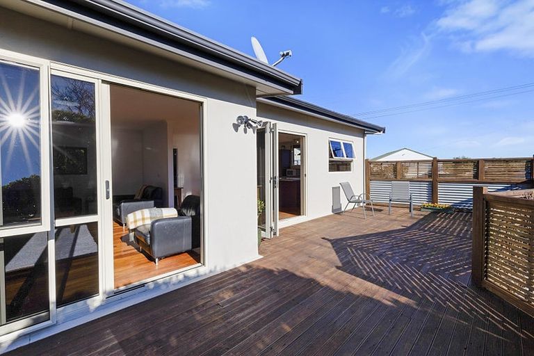 Photo of property in 426 South Road, Omata, New Plymouth, 4374