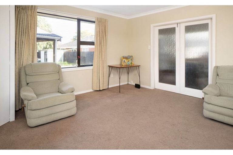 Photo of property in 399 Yaldhurst Road, Russley, Christchurch, 8042