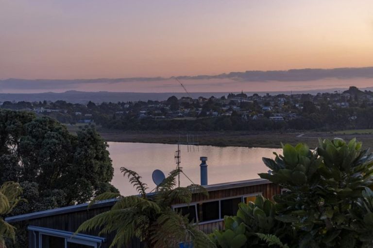 Photo of property in 17 Stratford Place, Otumoetai, Tauranga, 3110