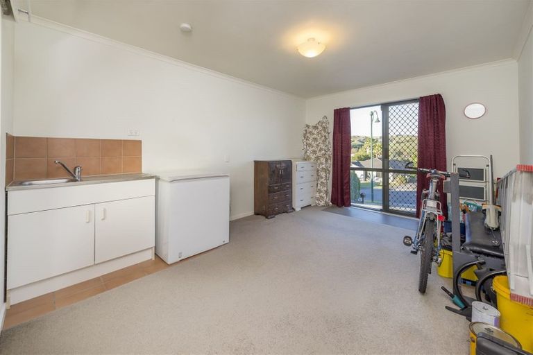 Photo of property in 80 Cabeleigh Drive, Helensville, 0800