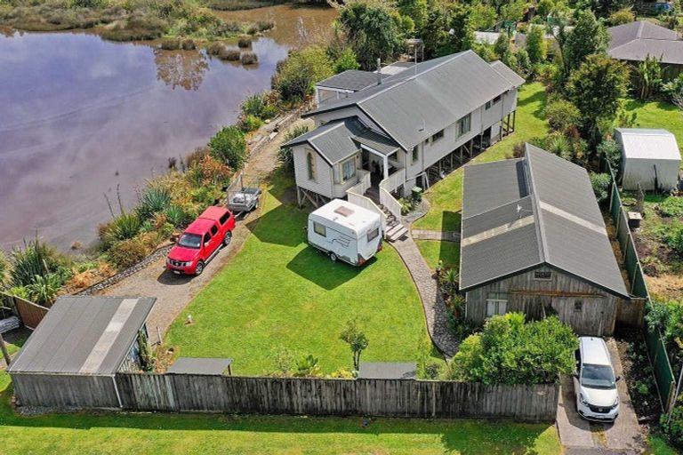 Photo of property in 71 Snodgrass Road, Westport, 7892