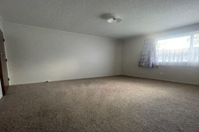 Photo of property in 5/43 Mcleod Road, Henderson, Auckland, 0612