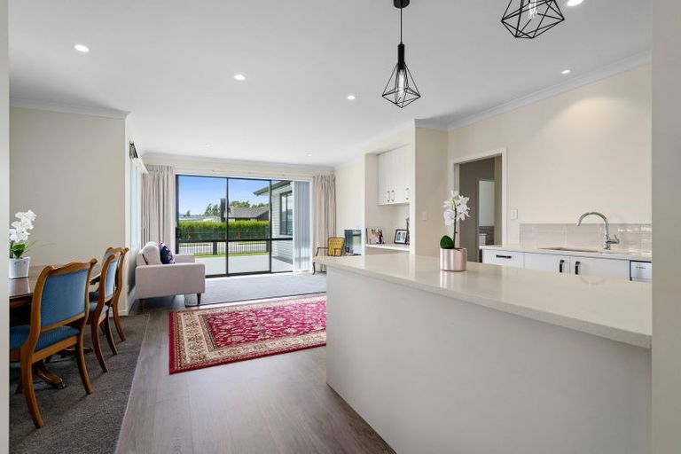 Photo of property in 22 Carnation Court, Cambridge, 3434