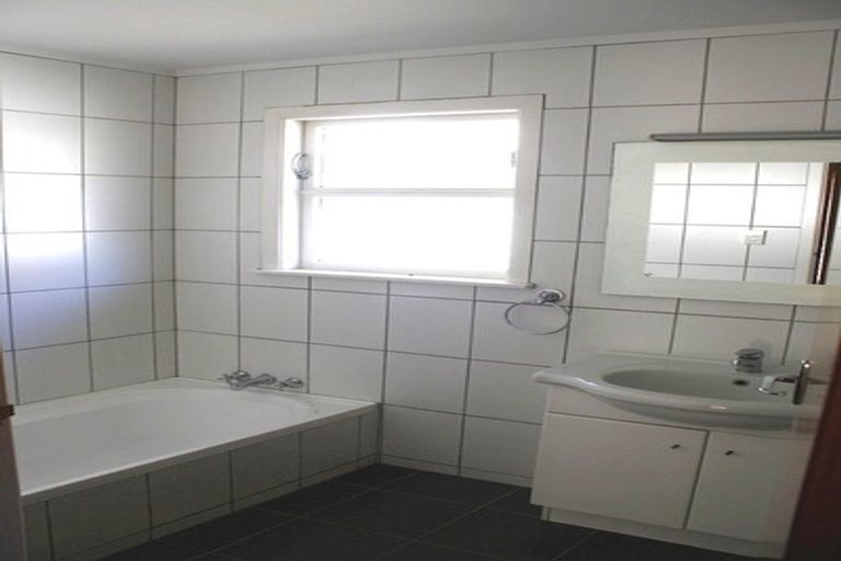 Photo of property in 50 Melrose Road, Island Bay, Wellington, 6023