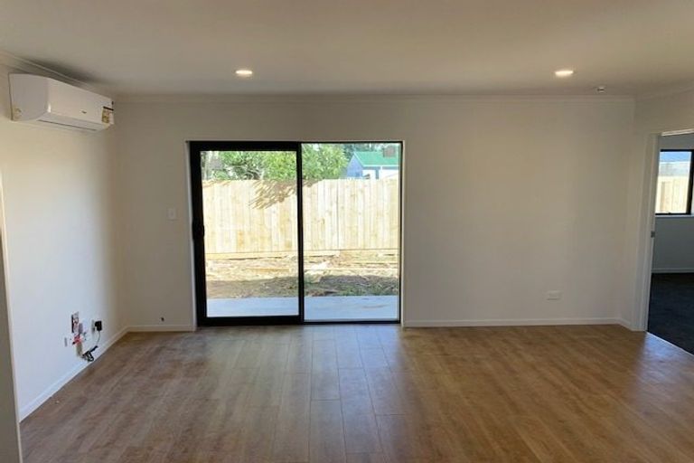 Photo of property in 2/35 Heath Street, Saint Andrews, Hamilton, 3200