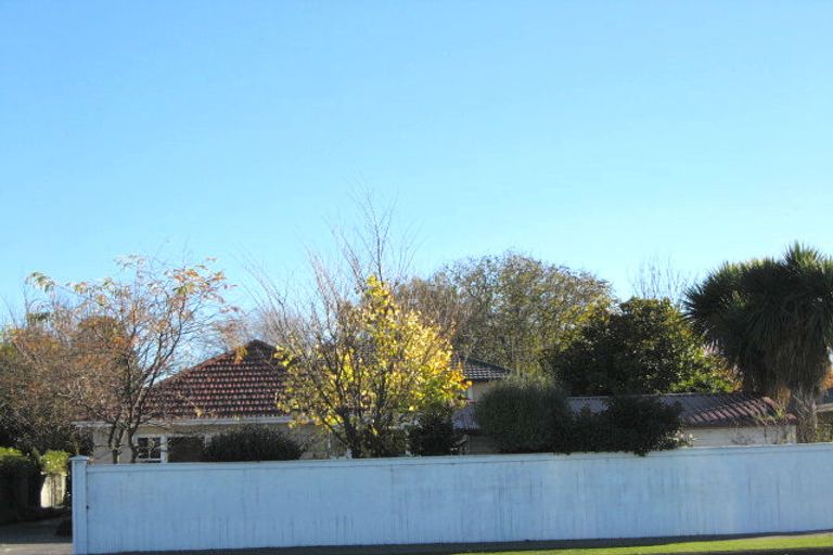 Photo of property in 399a Main North Road, Redwood, Christchurch, 8051