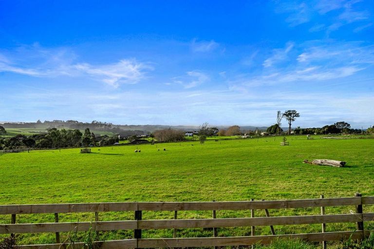 Photo of property in 118 Cottle Road, Taupaki, Henderson, 0782