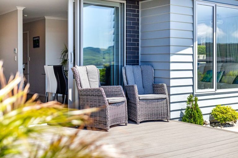 Photo of property in 5 Margaret Shields Avenue, Aotea, Porirua, 5024