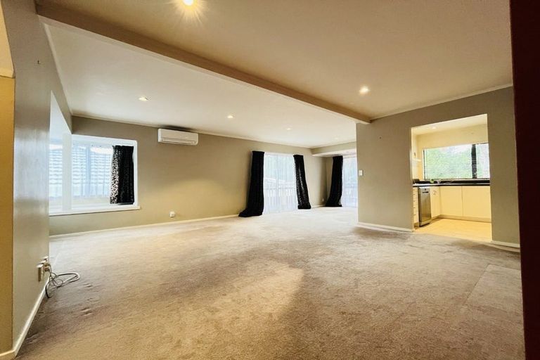Photo of property in 2/4 Rakaia Rise, Clover Park, Auckland, 2019