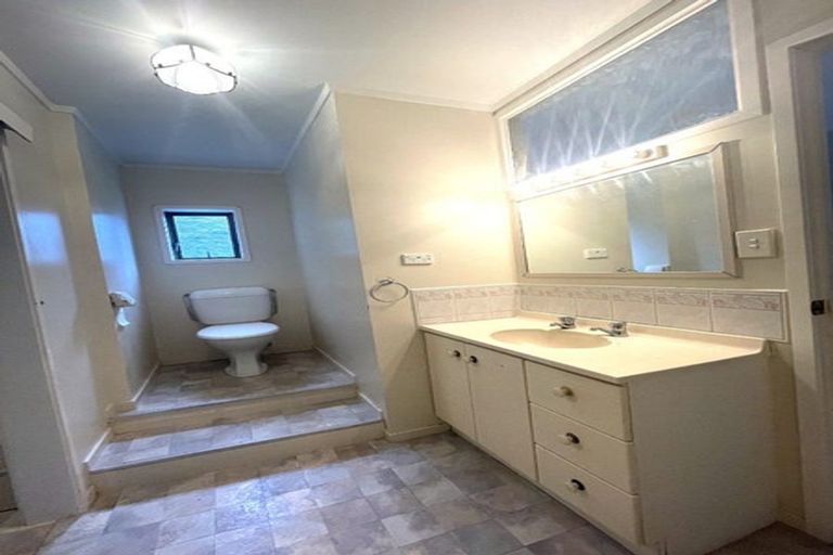 Photo of property in 35 Kirby Street, Glendene, Auckland, 0602