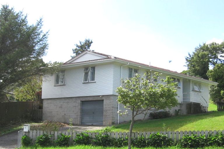 Photo of property in 71 Cedar Heights Avenue, Massey, Auckland, 0614
