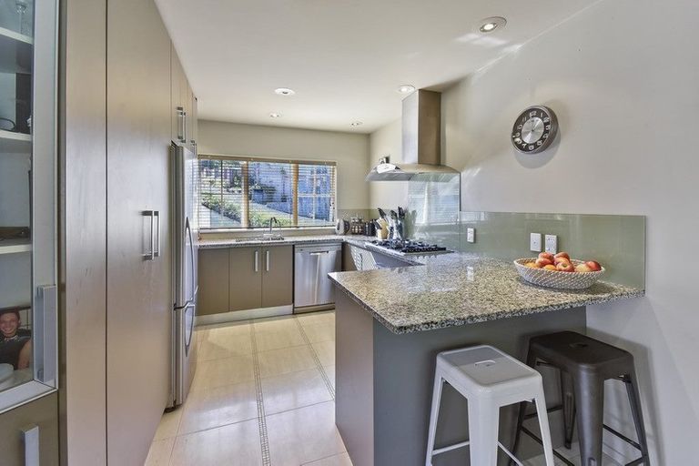 Photo of property in 57a Ribbonwood Crescent, Goodwood Heights, Auckland, 2105