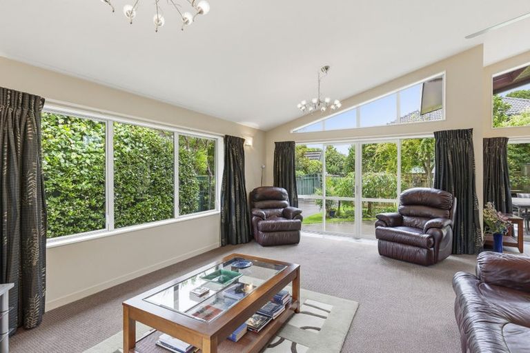 Photo of property in 3 Iti Grove, Waikanae, 5036