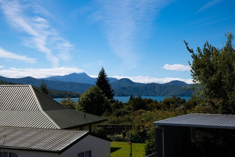 Photo of property in 1a Matai Place, Waikawa, Picton, 7220