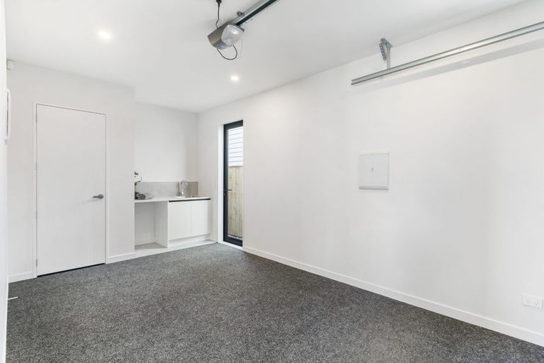 Photo of property in 24a Tamaki Bay Drive, Pakuranga, Auckland, 2010