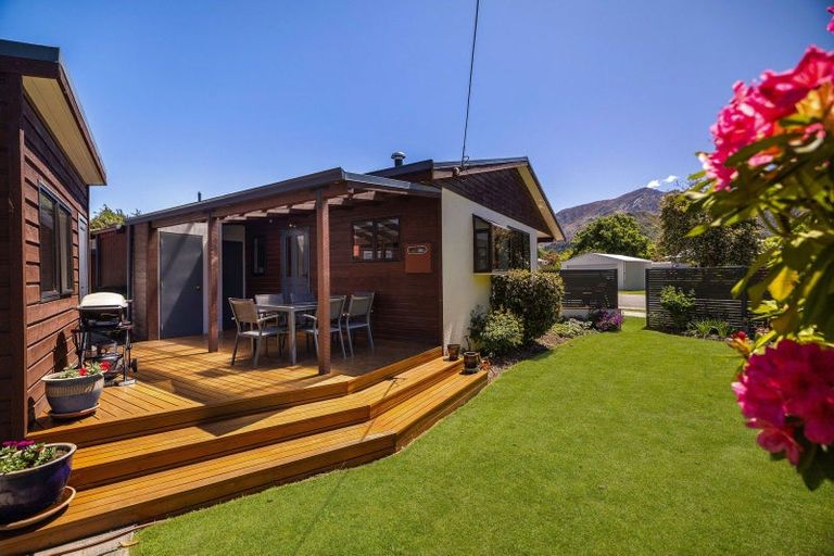 Photo of property in 48 Centennial Avenue, Arrowtown, 9302