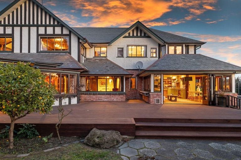 Photo of property in 283 Papanui Road, Merivale, Christchurch, 8052