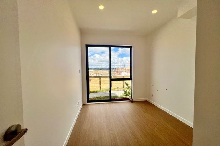 Photo of property in 4b Mahogany Street, Westgate, 0814