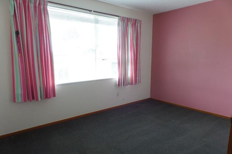 Photo of property in 2/6 James Condon Place, Redwood, Christchurch, 8051
