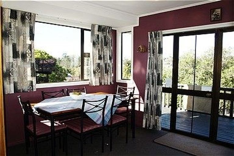 Photo of property in 33 Juniper Road, Sunnynook, Auckland, 0620