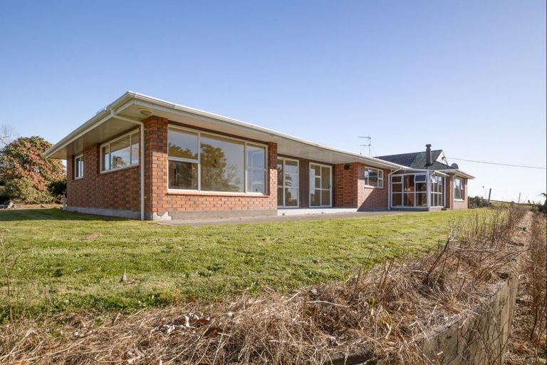 Photo of property in 310 Paraite Road, Paraite, New Plymouth, 4373