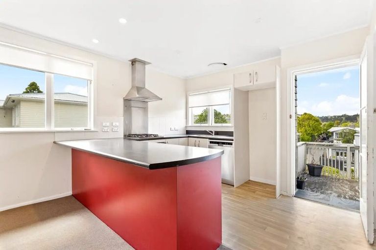 Photo of property in 16 Saffron Street, Birkdale, Auckland, 0626