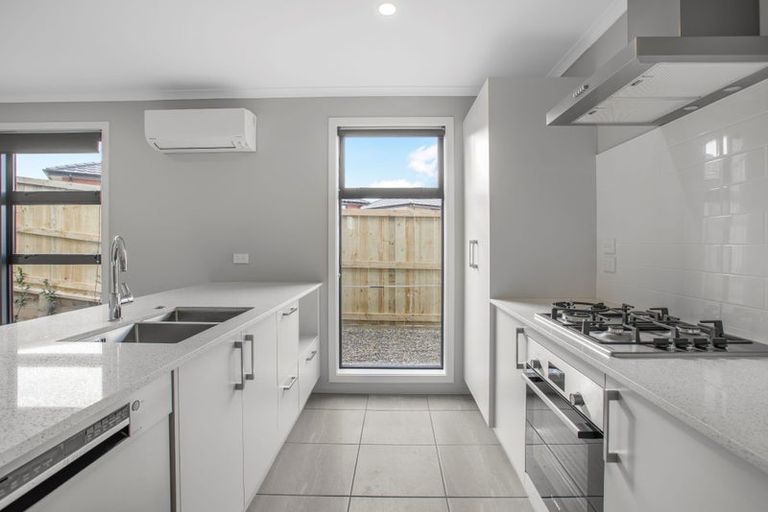 Photo of property in 38 Scenic Rise, Rototuna North, 3281