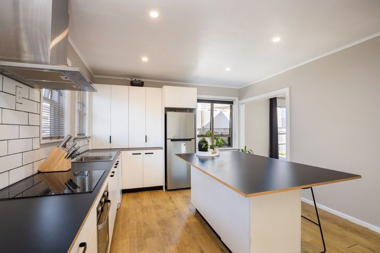 Photo of property in 8 Chard Street, Westown, New Plymouth, 4310