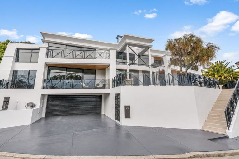 Photo of property in 35 Major Aitken Drive, Huntsbury, Christchurch, 8022