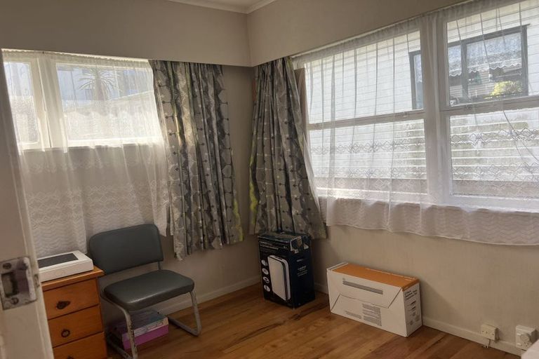 Photo of property in 9 Oteha Valley Road, Northcross, Auckland, 0632