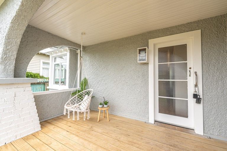 Photo of property in 112 Cornfoot Street, Castlecliff, Whanganui, 4501