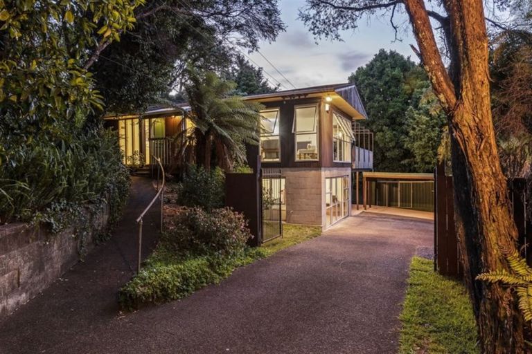 Photo of property in 223a Titirangi Road, Titirangi, Auckland, 0604