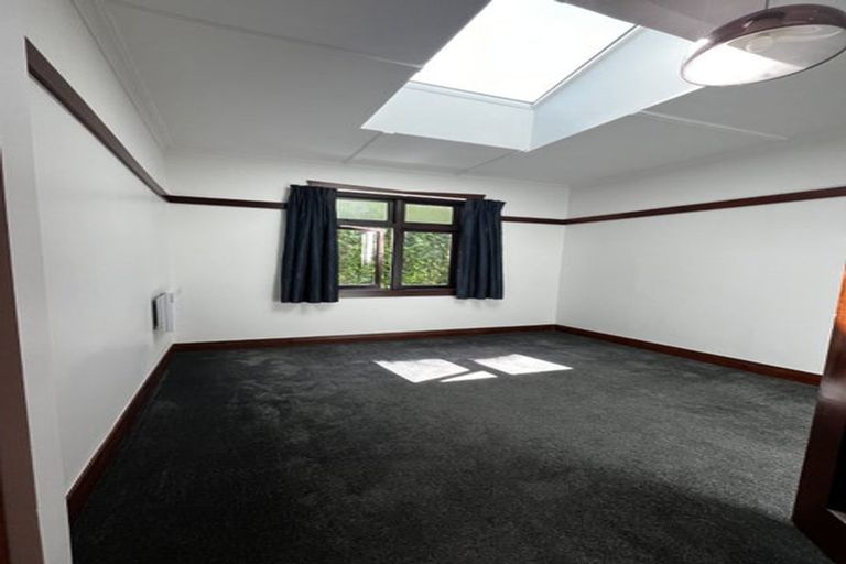 Photo of property in 19 Highbury Crescent, Aro Valley, Wellington, 6012