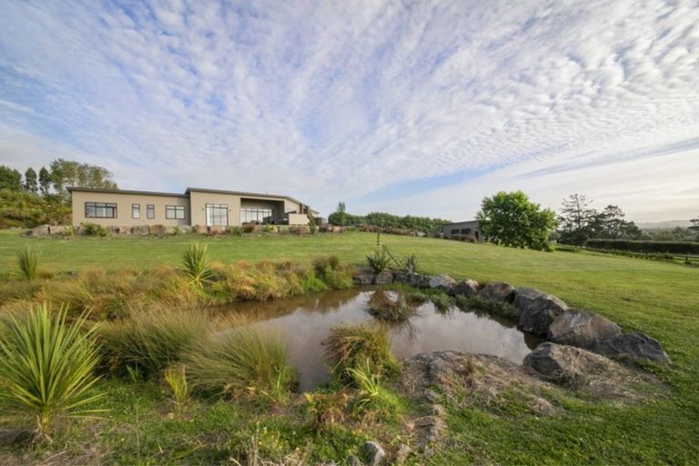Photo of property in 265 Old North Road, Kumeu, 0892