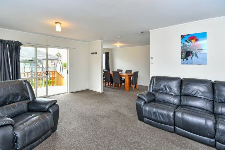 Photo of property in 2/19 Cameron Street, Papakura, 2110