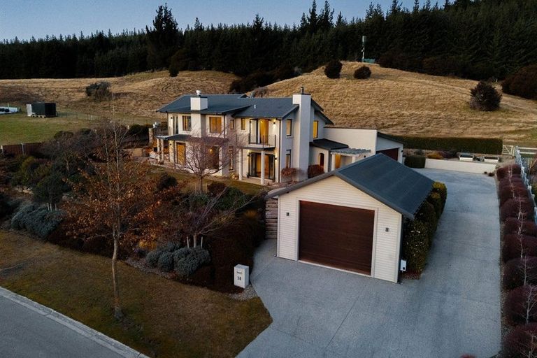 Photo of property in 50 Forest Heights, Wanaka, 9305