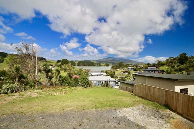 Photo of property in 8c Harakeke Place, Raglan, 3225