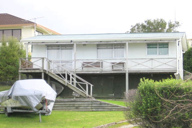 Photo of property in 17 Kahurangi Place, Snells Beach, 0920