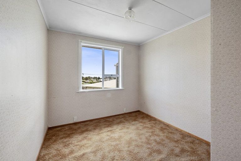 Photo of property in 31 Simons Street, Moturoa, New Plymouth, 4310