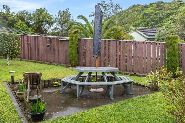 Photo of property in 87 Rangituhi Crescent, Takapuwahia, Porirua, 5022