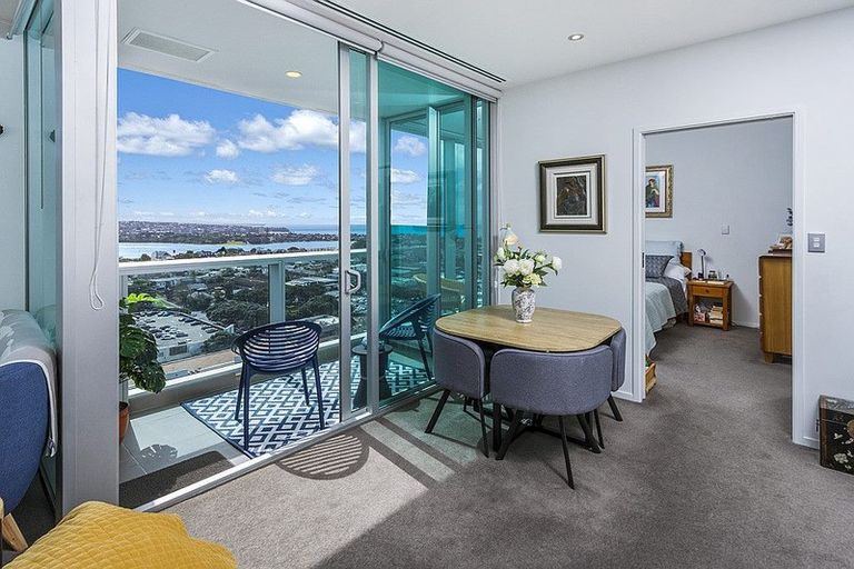 Photo of property in Sentinel Apartments, 1705/3 Northcroft Street, Takapuna, Auckland, 0622