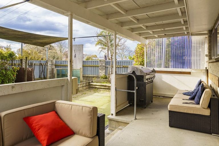 Photo of property in 28 Walton Way, Flaxmere, Hastings, 4120